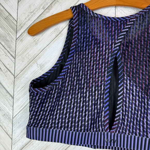 Peloton Array of Color Purple Striped Wear It To Heart WITH Sports Bra - Picture 6 of 9